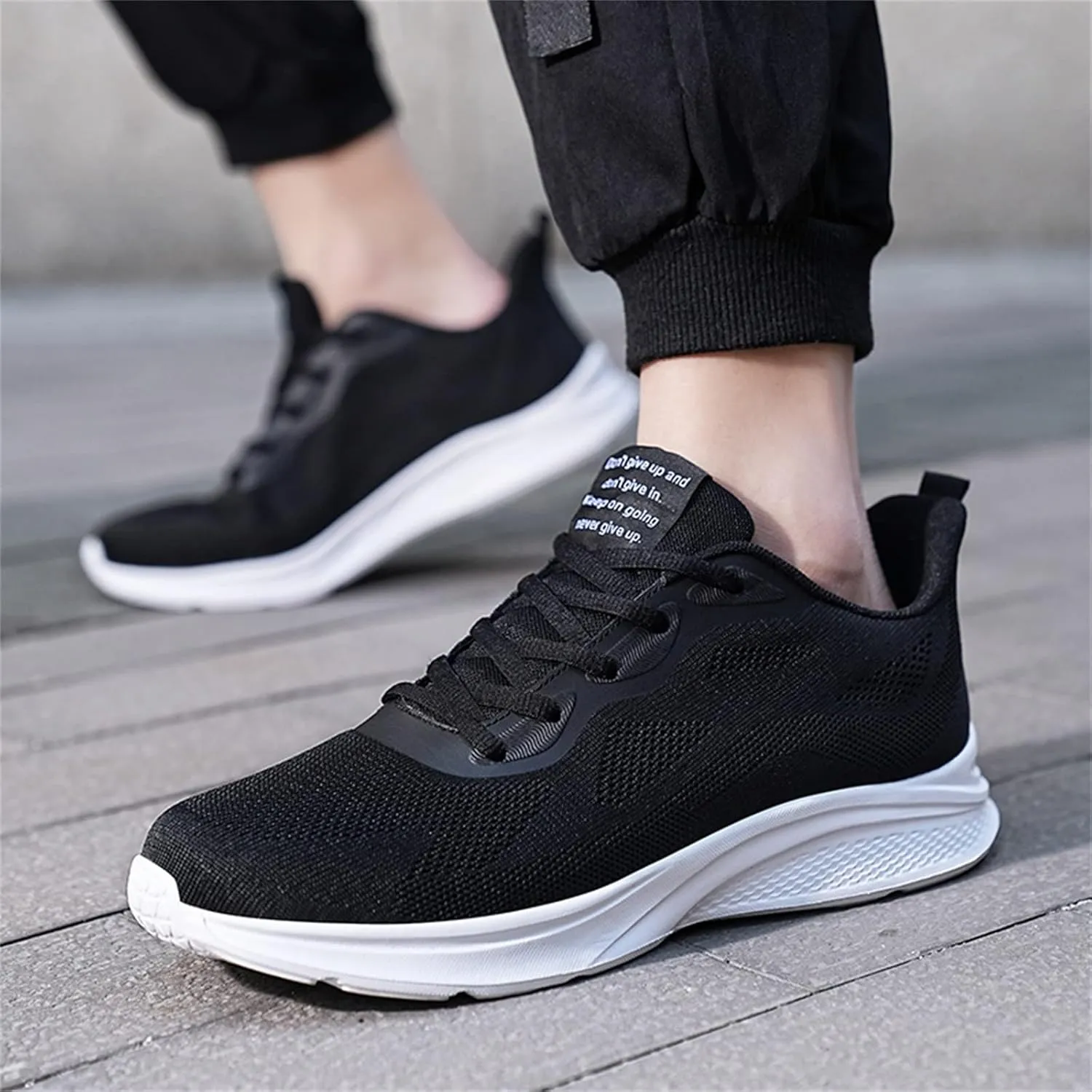 Mens Shoes Mesh Breathable Lace Up Solid Color Casual Fashion Simple Shoes Running Sneaker Rack for Men Bedroom